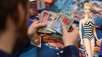 Los coleccionistas confiesan sobre el tesoro de los 90: desde cartas Pokémon hasta Barbies de oro