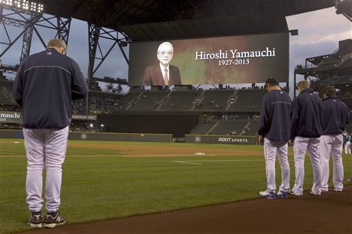 El equipo de béisbol “Seattle Mariners” guarda un minuto de silencio por Hiroshi Yamauchi