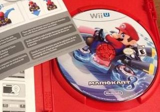 Así es el disco y el manual de ‘Mario Kart 8’ versión americana