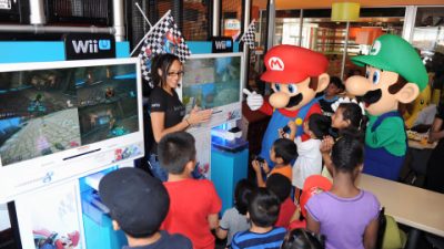 Imágenes de Mario y Luigi en el evento de ‘Mario Kart 8’ de McDonald’s en Los ngeles