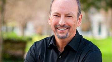 Peter Moore de EA explica por qué la compañía favorece a los smartphones frente a las consolas portátiles