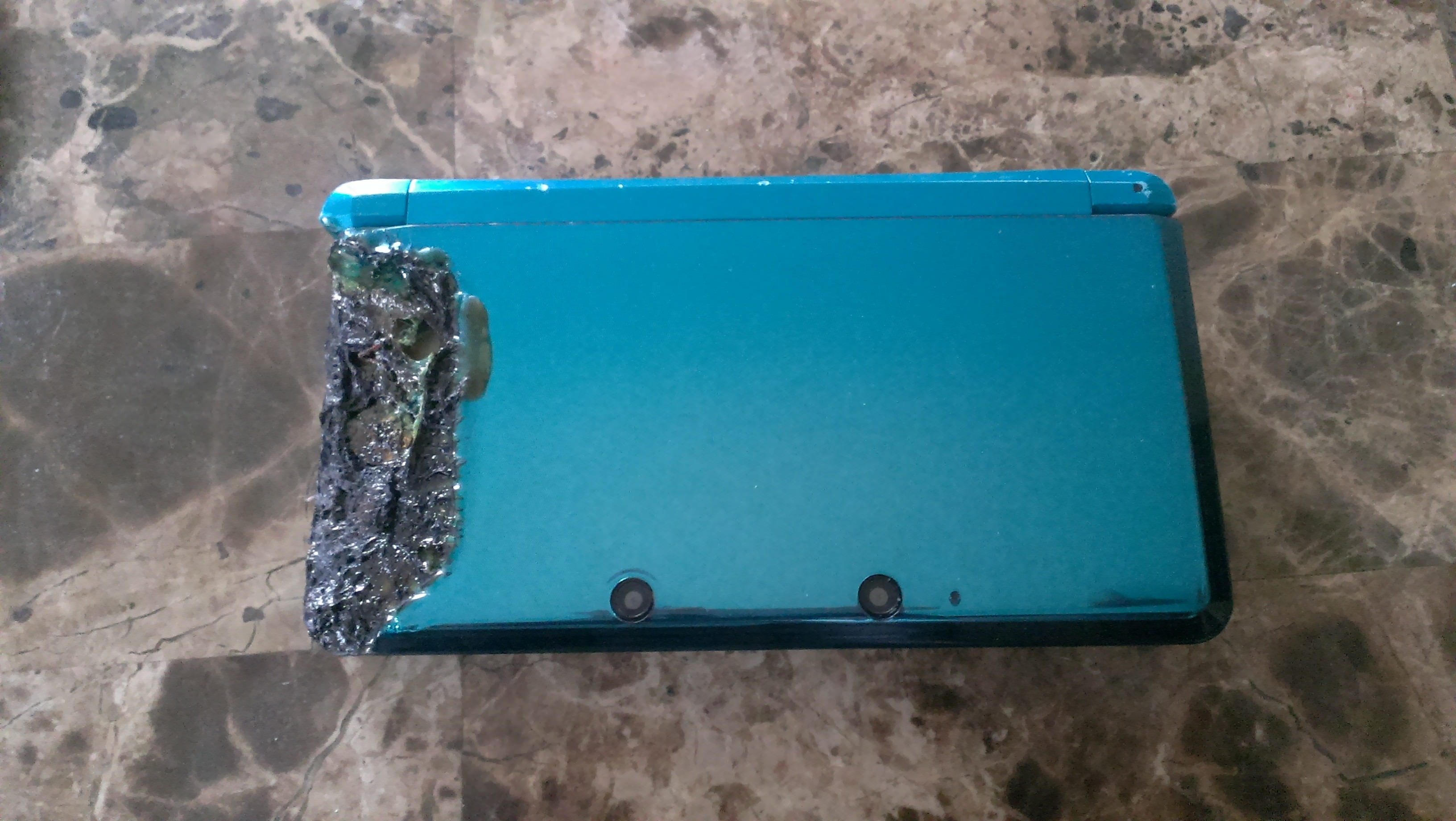 El misterioso caso de la Nintendo 3DS que sobrevivió a un incendio