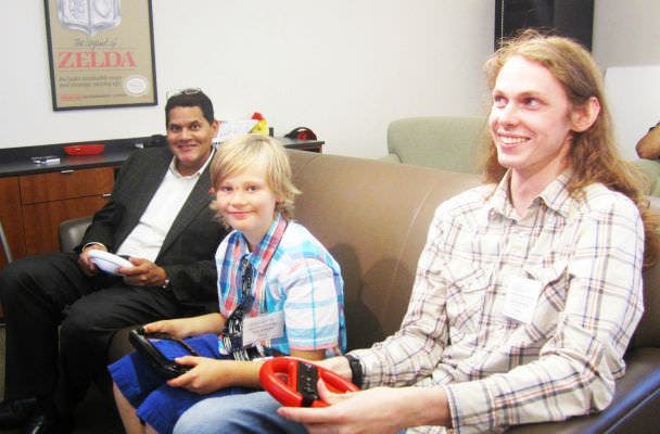 El deseo de un niño con una enfermedad muy grave se hace realidad al visitar la sede de Nintendo of America