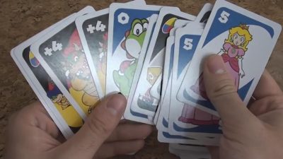 Echad un vistazo a las nuevas cartas UNO de Mario para Japón