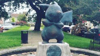 Una misteriosa estatua de Pikachu aparece en un parque de Nueva Orleans