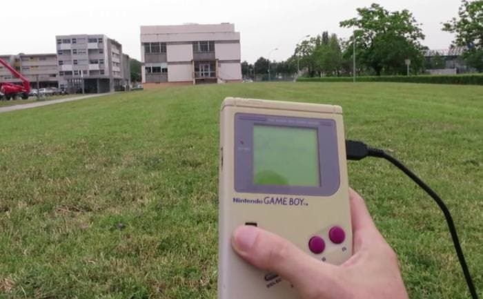 Consiguen hacer volar un dron usando una Game Boy