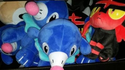 GameStop comienza a ofrecer los primeros peluches de ‘Pokémon Sol y Luna’ en América