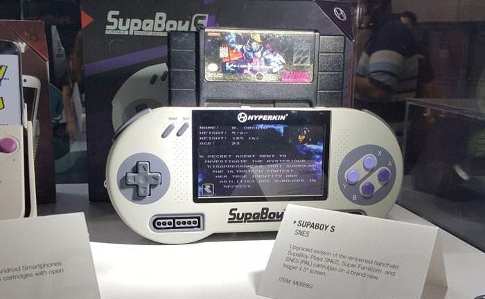 Echad un vistazo a la SupaBoy S, una nueva Super Nintendo portátil no oficial