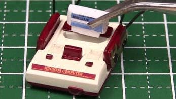 Echad un vistazo a esta magnífica miniatura de Nintendo Famicom