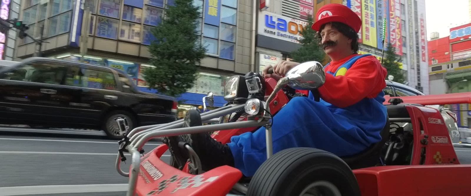 Siéntete como en ‘Mario Kart’ conduciendo un kart por las calles de Tokio