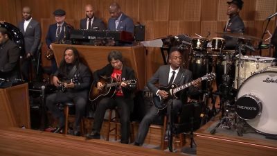 Miyamoto toca el tema de ‘Super Mario Bros.’ junto a The Roots en The Tonight Show