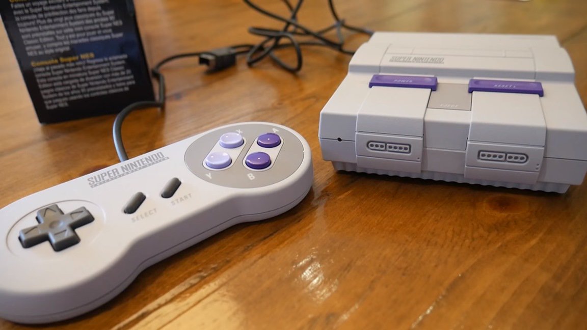 Un vistazo detallado a la SNES Mini americana