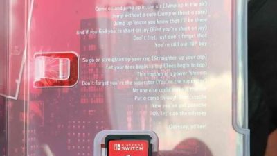 La caja de Super Mario Odyssey cuenta con la letra escrita de Jump Up, Super Star! en su interior