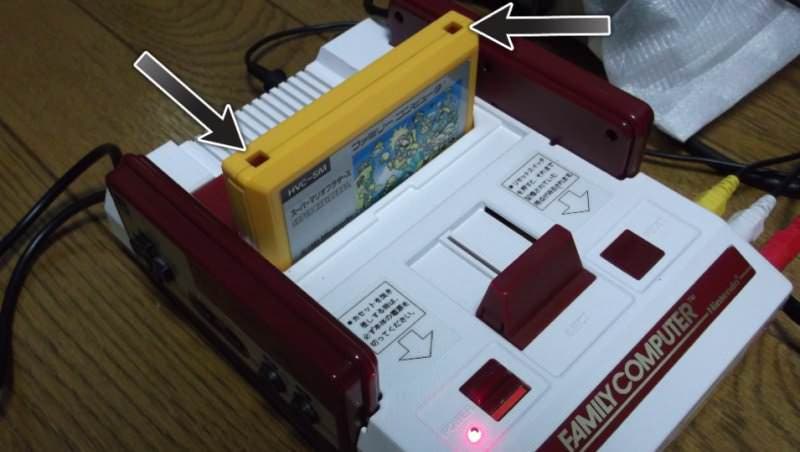Nintendo comparte que los agujeros de los cartuchos de Famicom tan solo son un elemento más del diseño