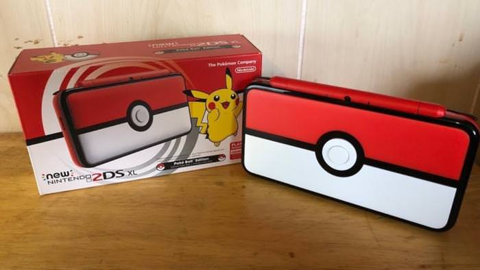 Unboxing de la New Nintendo 2DS XL – Poké Ball Edition