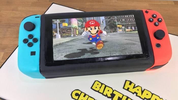 Chrissy Teigen ha recibido esta genial tarta de Nintendo Switch por su cumpleaños