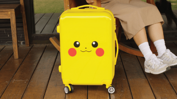 Esta maleta de Pikachu es perfecta para entrenadores Pokémon viajeros