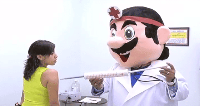 Este es el vídeo promocional de la clínica Dr. Amigo que nos muestra a Dr. Mario en acción, aunque sin autorización de Nintendo