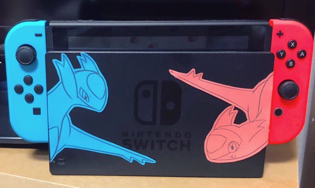 Alucina con este dock de Nintendo Switch inspirado en Latios y Latias que ha creado un fan