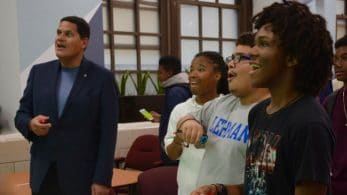 Reggie Fils-Aime visita a unos alumnos de DreamYard en Nueva York