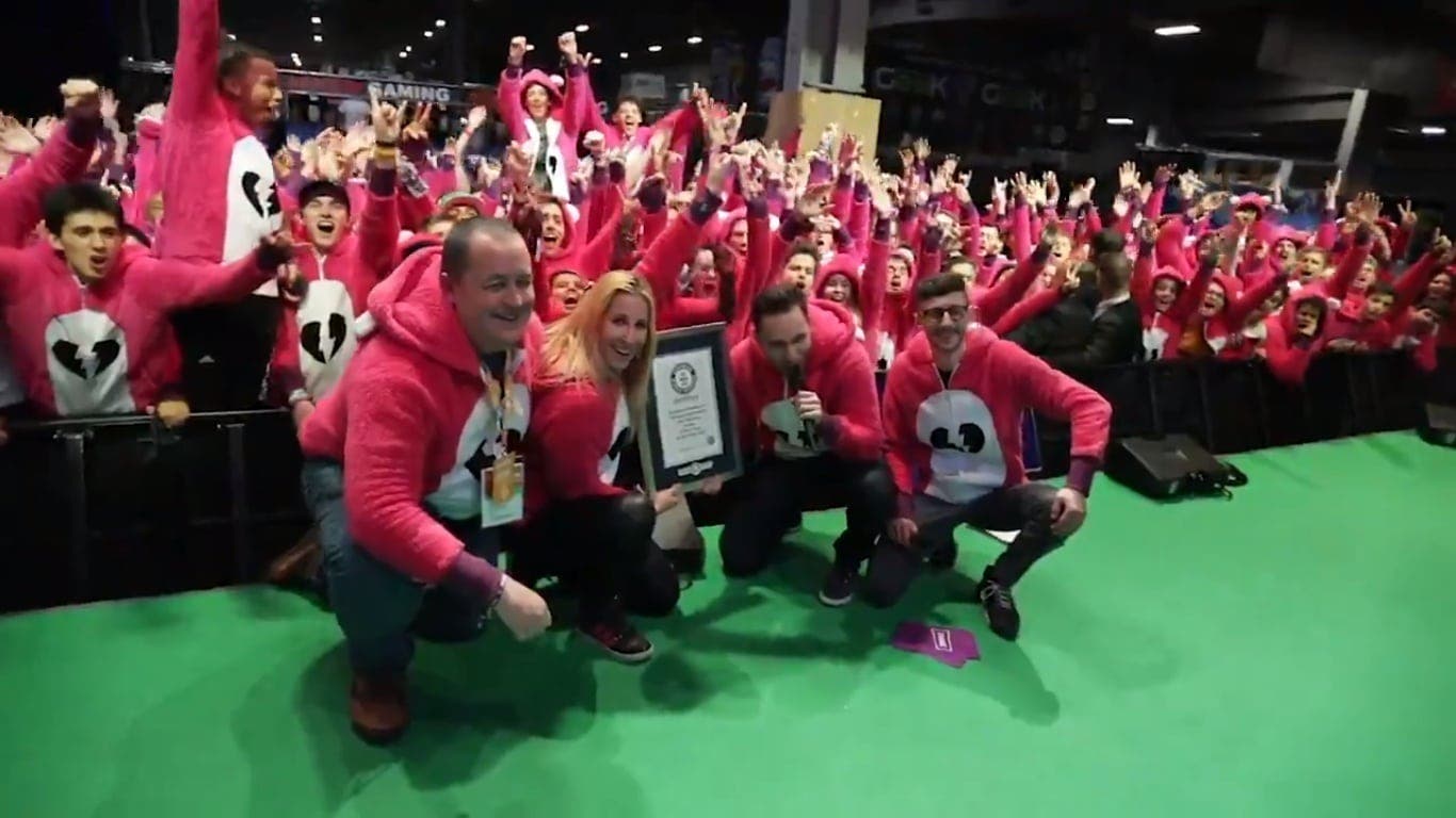 Cerca de 400 jugadores de Fortnite baten un récord Guiness en la Paris Games Week