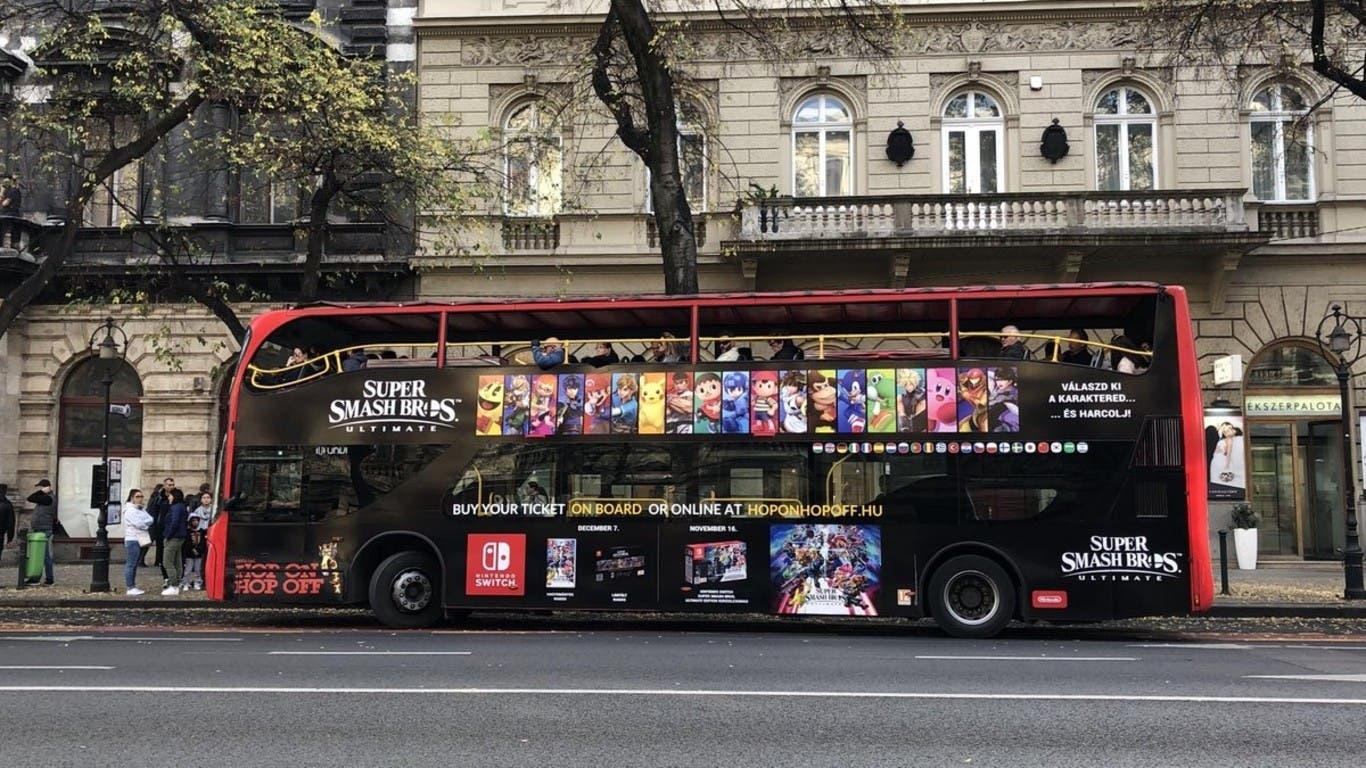 Nintendo está promocionando Super Smash Bros. Ultimate con este bus en Hungría