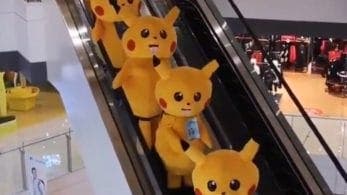 Unos Pikachu un tanto diferentes desfilan en un centro comercial en China