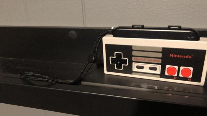 Los mandos NES de Nintendo Switch Online son compatibles con las correas de Nintendo Switch