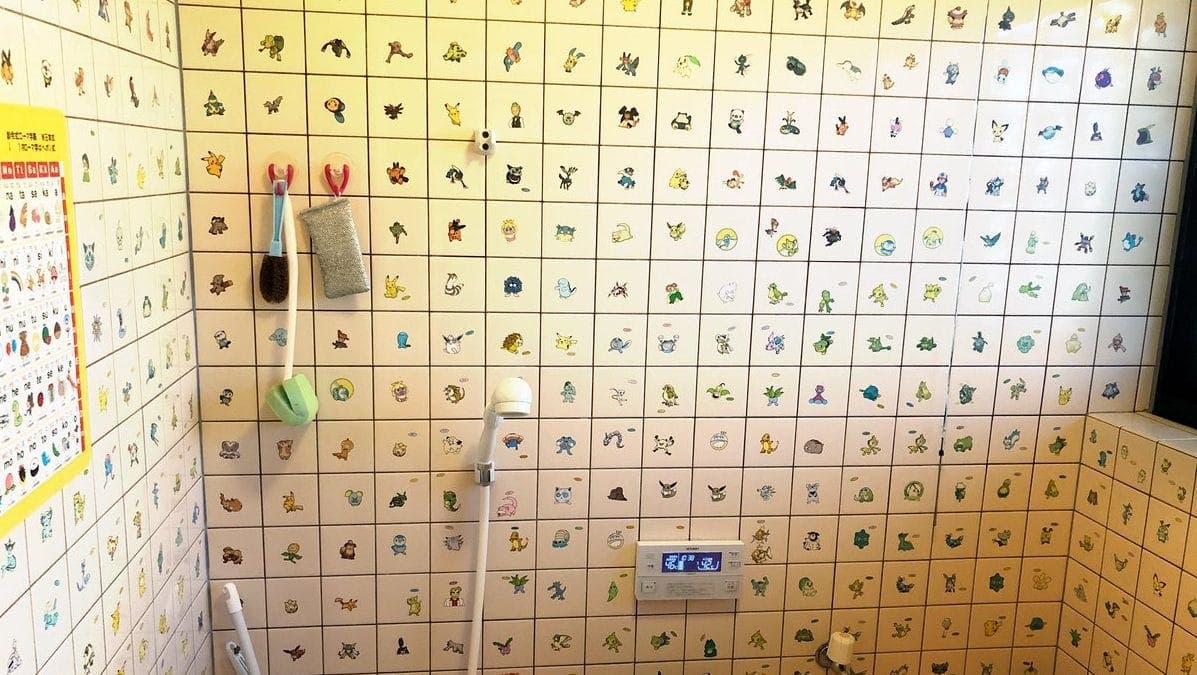 Esta fan nos muestra su original cuarto de baño decorado con pegatinas de Pokémon