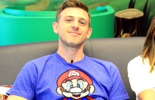 Kit Ellis, presentador de Nintendo Minute, cumple 10 años en el programa