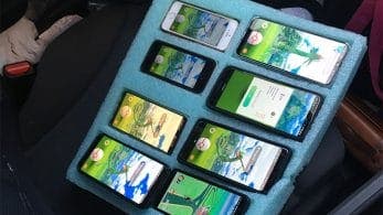Policía encuentra a un hombre jugando a Pokémon GO con 8 móviles en su coche