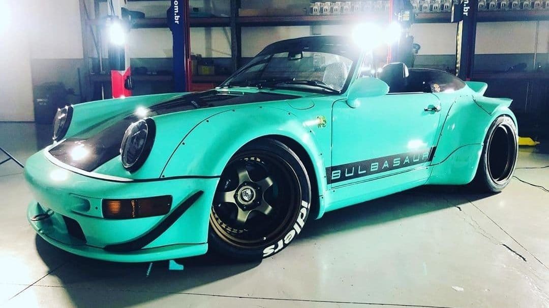 Fan de Pokémon personaliza su Porsche con temática de Bulbasaur