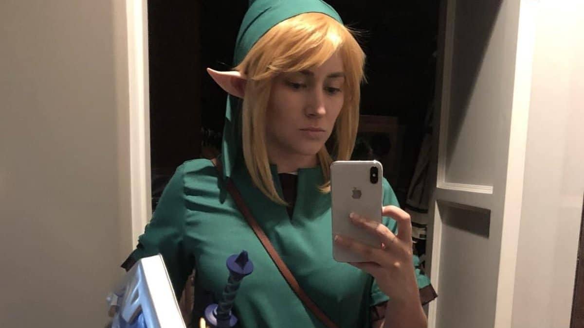Zelda Williams se disfraza de Link para la noche de Halloween