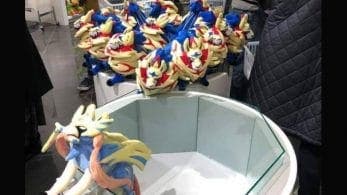 Los peluches de Zamazenta no parecen ser tan populares como los de Zacian en los Pokémon Center japoneses