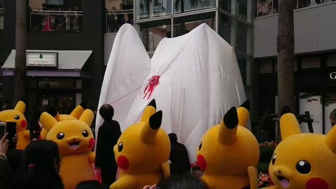 Vídeo: Así se ha inaugurado la estatua gigante de Pikachu surfero en Lalaport Tokyo Bay