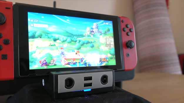 Un vistazo más de cerca al Dock mini de Nintendo Switch con entrada de mandos de GameCube