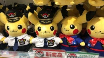 Los peluches de Pikachu piloto y azafata llegan a nuevas ubicaciones Pokémon en Japón