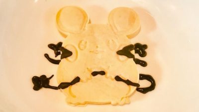 Fan utiliza una impresora 3D para hacer galletas con forma de Dedenne