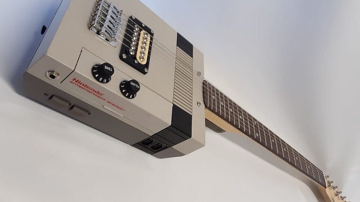No te pierdas esta NES transformada en una guitarra completamente funcional