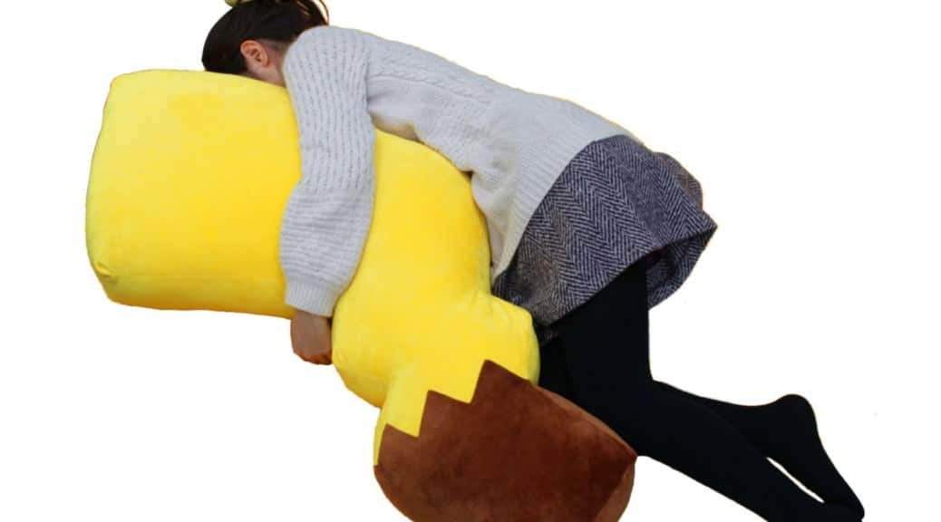 Anunciada una almohada gigante Pokémon en forma de cola de Pikachu