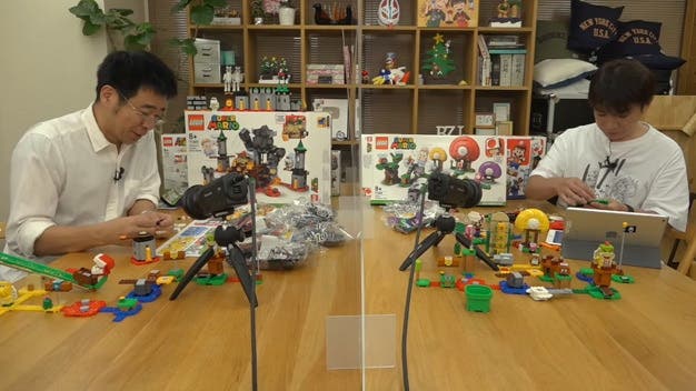 Los comediantes japoneses Yoiko prueban LEGO Super Mario