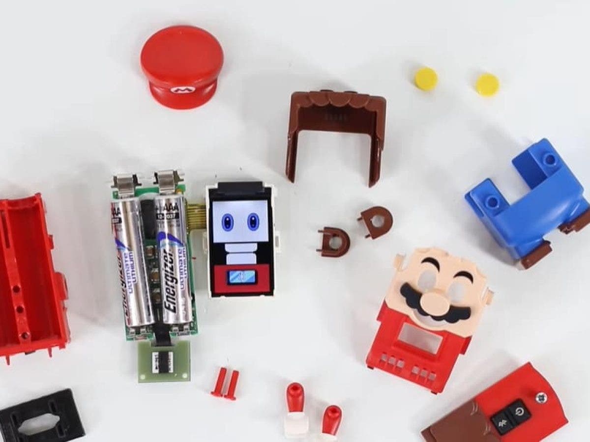 Este vídeo desmonta y vuelve a montar todo el interior de LEGO Super Mario  - Nintenderos