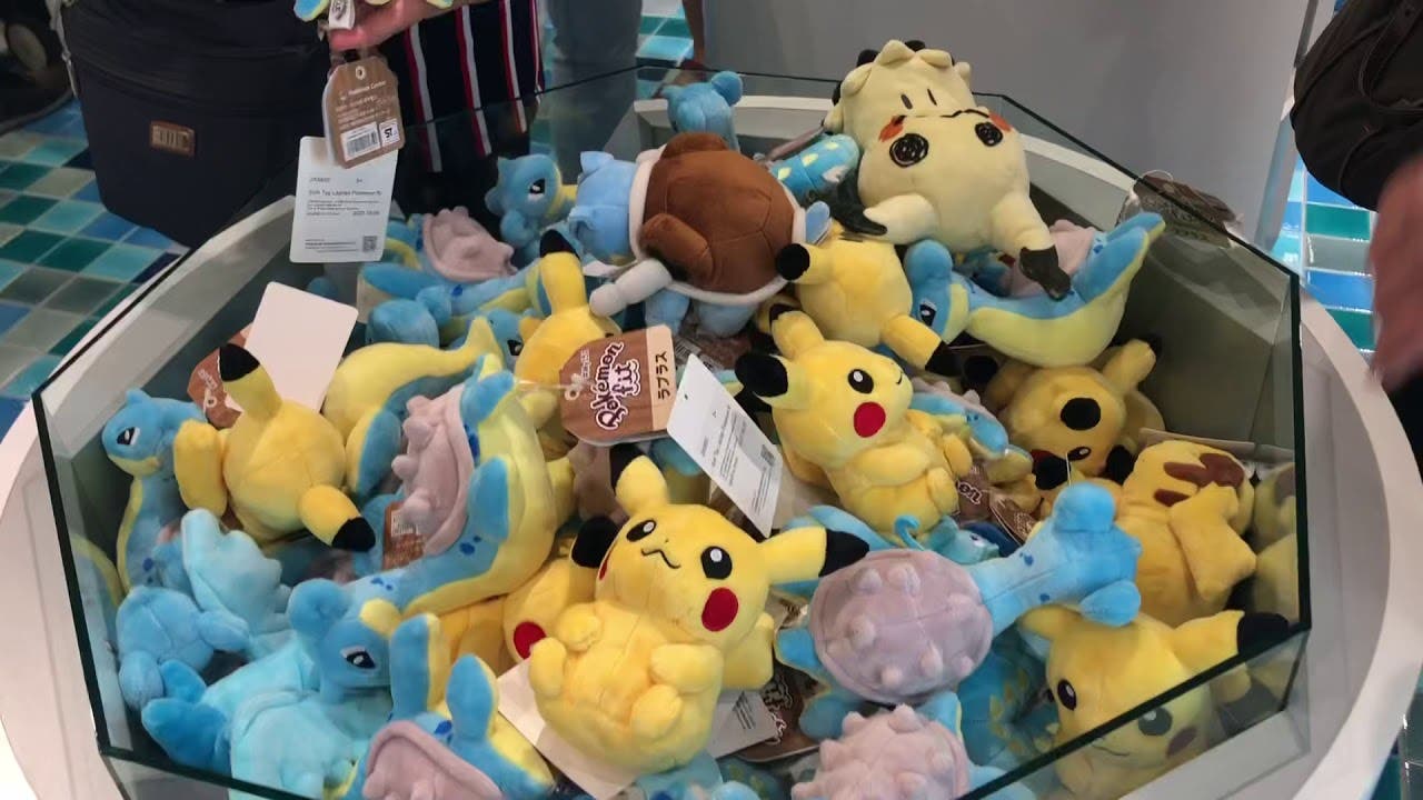 Otro vistazo a los productos del Pokémon Center de Singapur por su primer aniversario