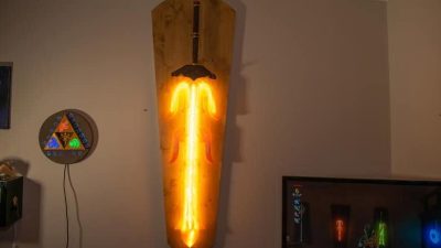 Fan de Zelda: Breath of the Wild crea una impresionante réplica del Mandoble de fuego: mírala en acción
