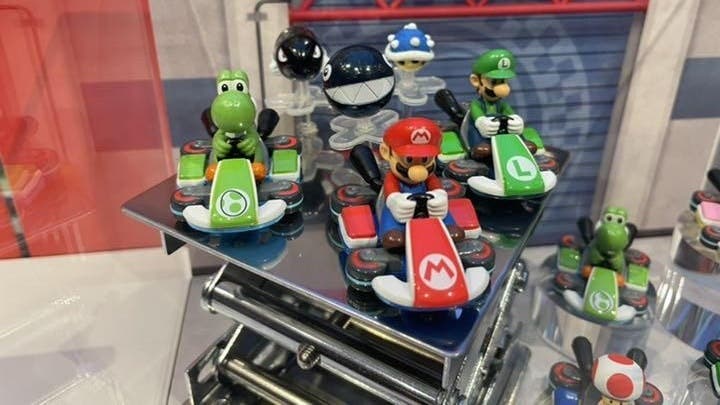 Unos sets de edición especial de Mario Kart Tomica estarán a la venta en Super Nintendo World Japan