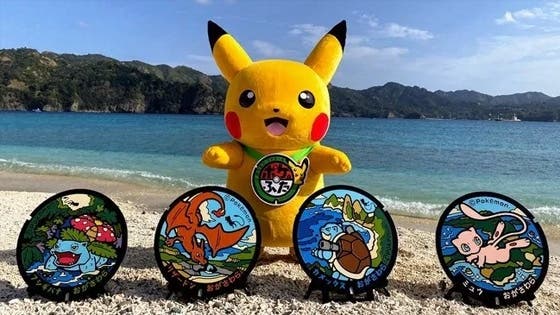 Así lucen las tapas de alcantarilla de los Pokémon Venusaur, Charizard, Blastoise y Mew en Ogasawara, Japón
