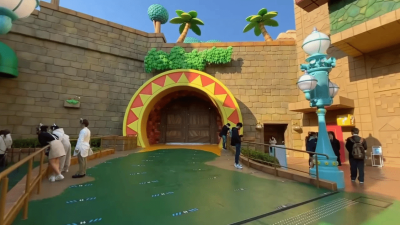 Imágenes aéreas dan esperanza de ver la zona de Donkey Kong en Super Nintendo World al mostrar lo que hay detrás de esta puerta