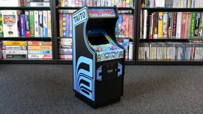Echad un vistazo a esta mini recreativa de Bubble Bobble inspirada en la original de los años 80