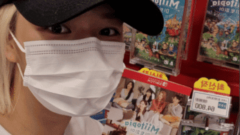 Jeongyeon de TWICE enseña su copia de Miitopia después de promocionar el juego en Corea del Sur