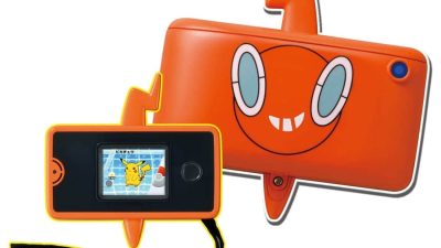Merchandise Pokémon: réplica de la RotomDex, figuras y peluches de Takara Tomy ARTS y anillos de boda de U-Treasure